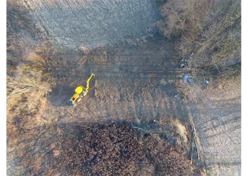 Dovodili su ih u grupama i vezali ih žicom, a strijeljanja su trajala tri dana