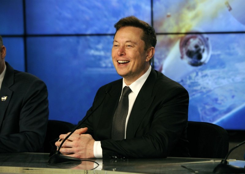 Elon Musk organizira 'superzabavni hackathon' u svojoj kući, evo što u biti želi