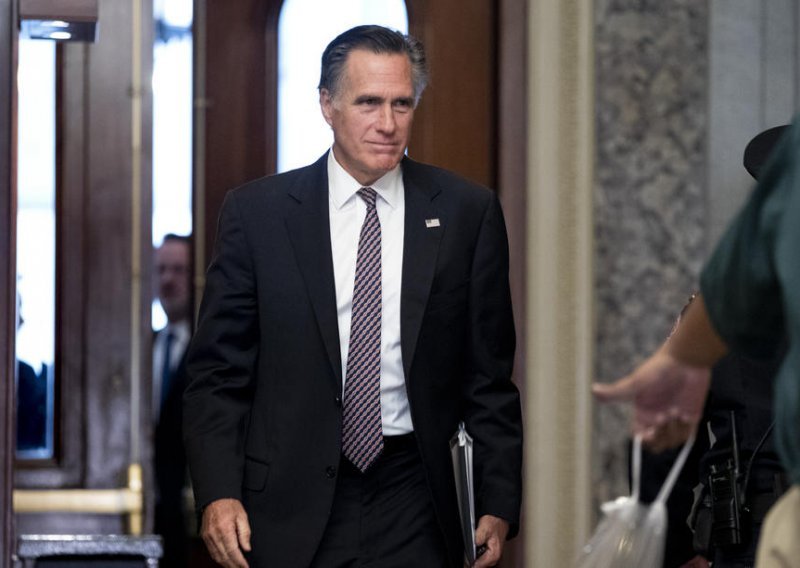 Republikanac Romney glasat će za Trumpov opoziv