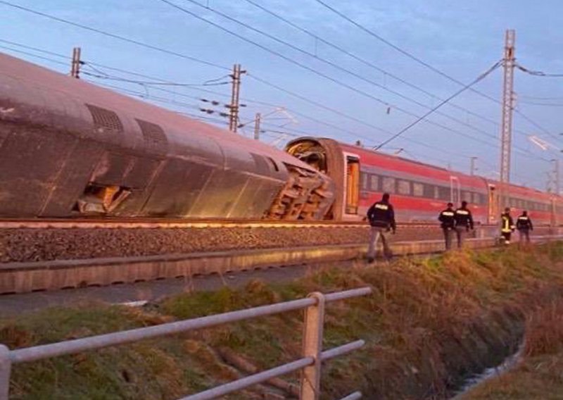 U nesreći vlaka kod Milana poginula dvojica strojovođa; 27 ozlijeđenih