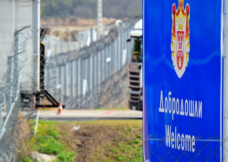 Skupina migranata blokirana na srpsko-mađarskoj granici