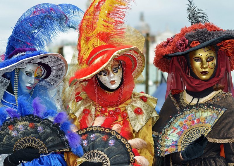 Otvoren karneval u Veneciji - tema je ljubav