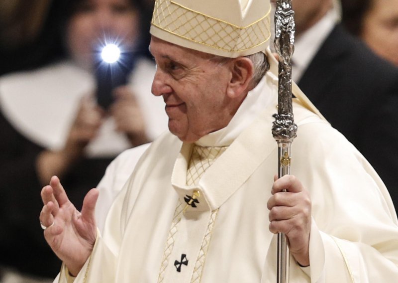 Papa otkazao sudjelovanje na misi jer se nije dobro osjećao