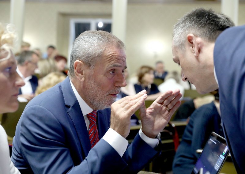 Nova usluga u Zagrebu, Bandić se pohvalio: Dobro da nismo usvojili GUP, sad se možete žaliti i digitalno