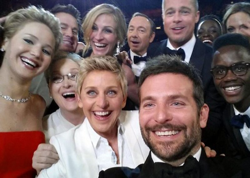 Sjećate li se selfija Ellen Degeneres na dodjeli Oscara? Ponovio se i ove godine, a evo tko je ovoga puta sudjelovao u njemu