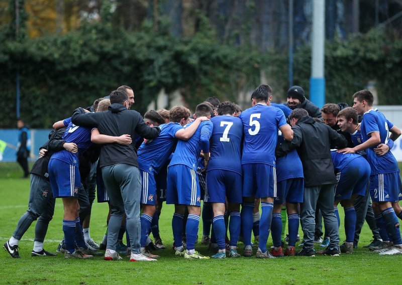 [VIDEO] 'Plavi' juniori nakon drame jedanaesteraca napravili senzaciju i ušli u osminu finala LP: Mali korak za čovječanstvo, ali velik za Dinamo!