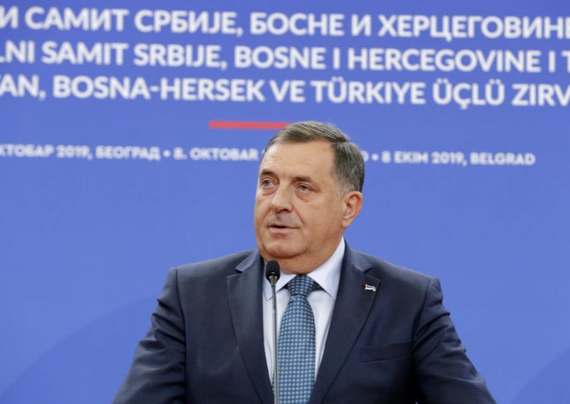 Bivši visoki međunarodni predstavnik u BiH: EU razmatra mogućnost sankcija Dodiku