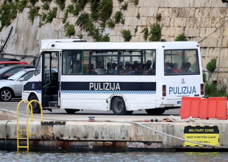 Uhićeno preko polovice prometnih policajaca na Malti, uključujući šefa