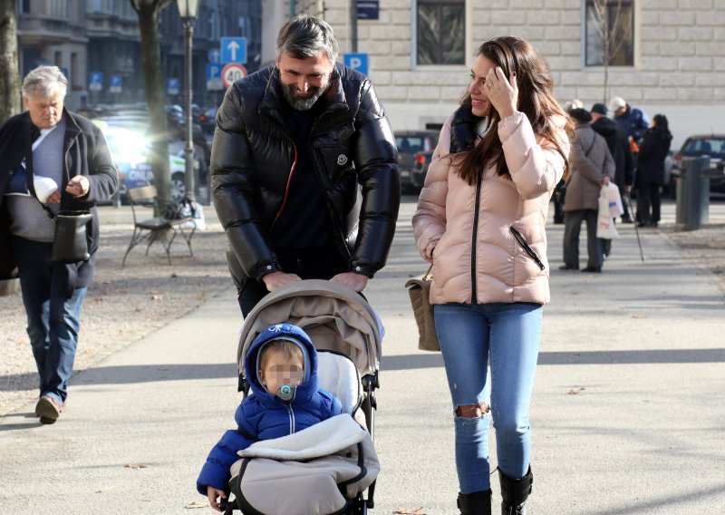 Obitelj Ivanišević u šetnji gradom: Nikad sretniji Goran i Nives u društvu sinčića Olivera