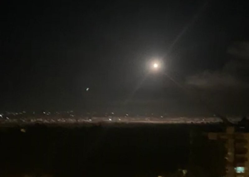 Sirijska obrana presrela rakete iznad Damaska