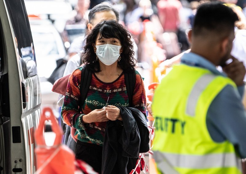 U Hong Kongu naoružani muškarci ukrali stotine rola toalet papira