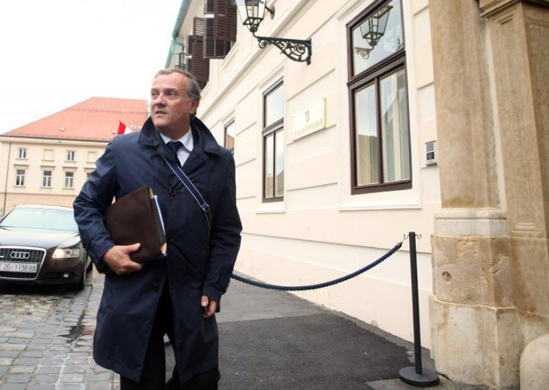 There can be no overseeing of Croatia's judiciary