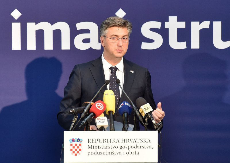 Plenković: Ostojiću bi bilo bolje da pita tko je napravio svastiku na Poljudu