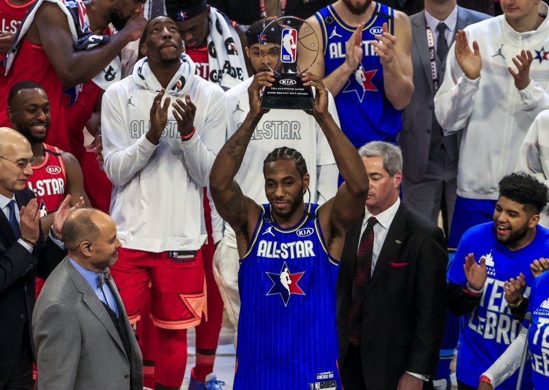 Na NBA spektaklu odigrana čudna utakmica kakva u povijesti još nije viđena; igrači oduševljeni, a najbolji igrač pucao od emocija