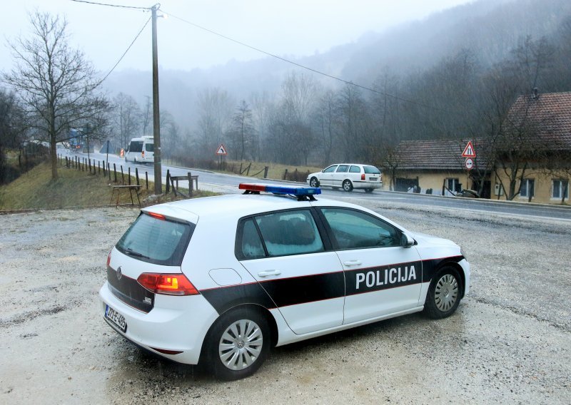 Pet graničnih policajaca uhićeno zbog korupcije