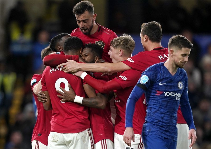 Chelsea i treći put zaredom poražen od Manchester Uniteda;  nastave li ovako 'plavci' će ostati bez Lige prvaka