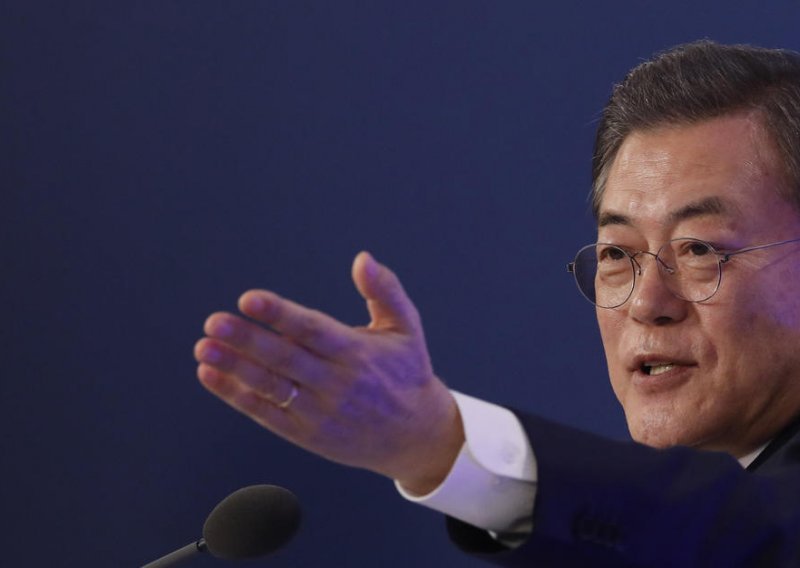 Južnokorejski predsjednik traži pomoć virusom pogođenom gospodarstvu