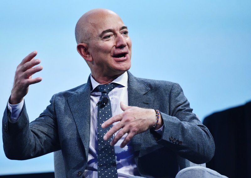 Jeff Bezos obećao pravo bogatstvo za suzbijanje klimatskih promjena