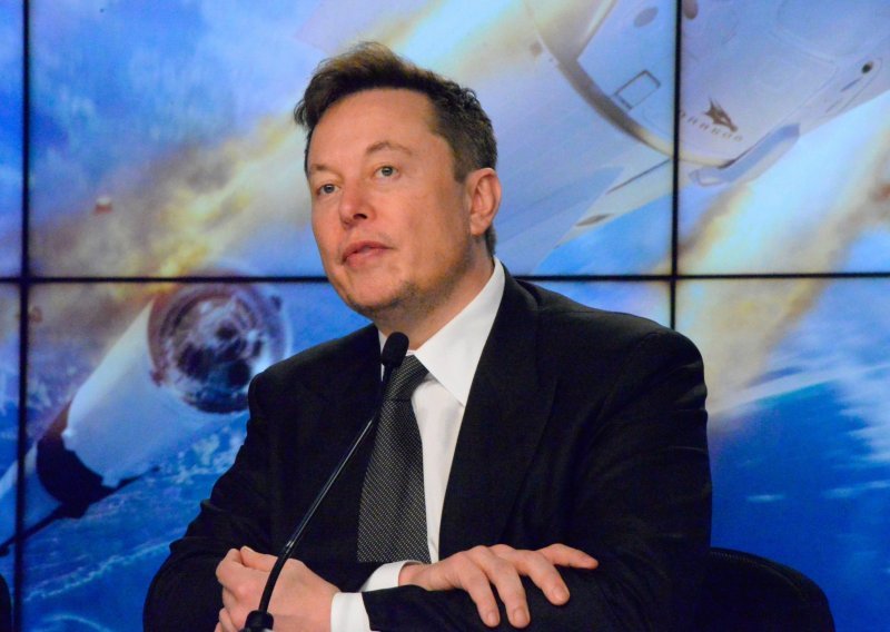Javio se i Elon Musk: Ne paničarite oko koronavirusa, to je glupo