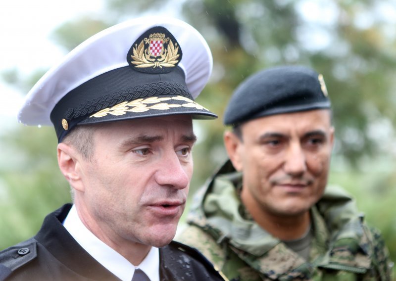Viceadmiral Hranj: Nema potrebe za vojskom na granici, policija sve drži pod kontrolom