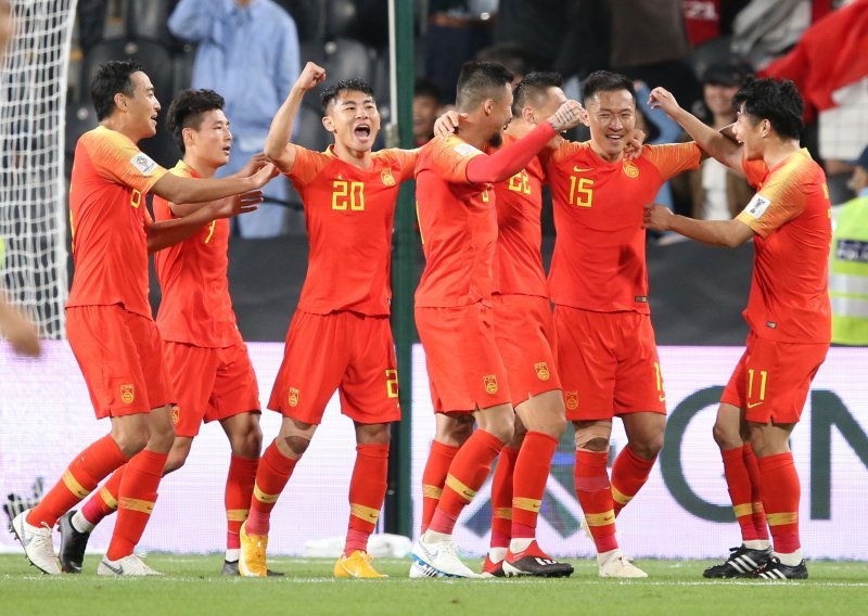 Kineski nogometaši domaćini u Tajlandu, Kineskinje sele utakmice u Australiju