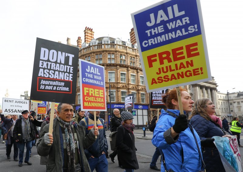 U Londonu veliki prosvjed protiv izručenja Juliana Assangea, pogledajte koji su glumci, pjevači i političari sudjelovali u njemu