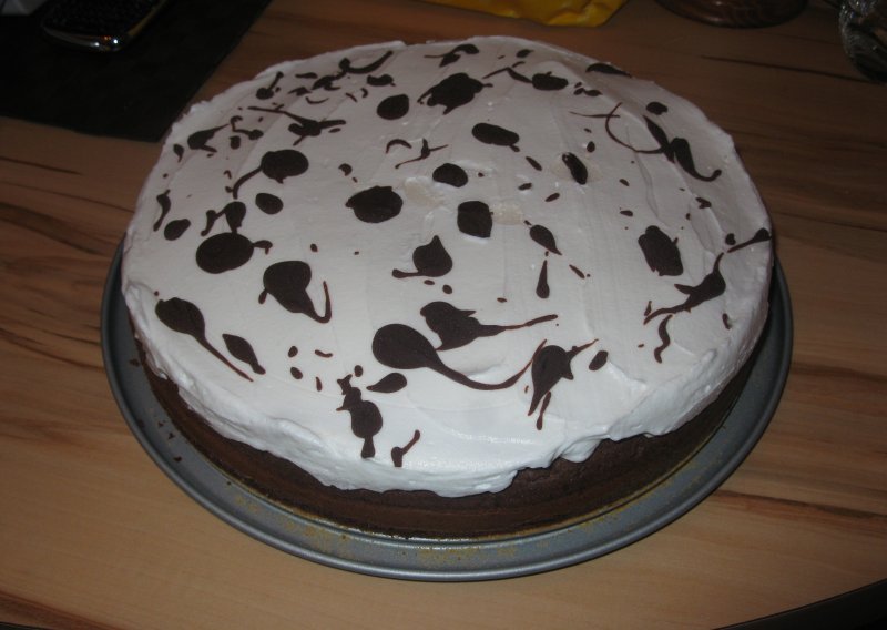 Slasna crna torta od čokolade