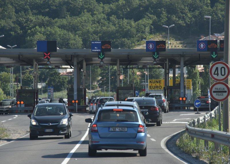 Do 400 Buzećana svakodnevno putuje na posao u Italiju; danas su otišli, ne znaju kako će se vratiti