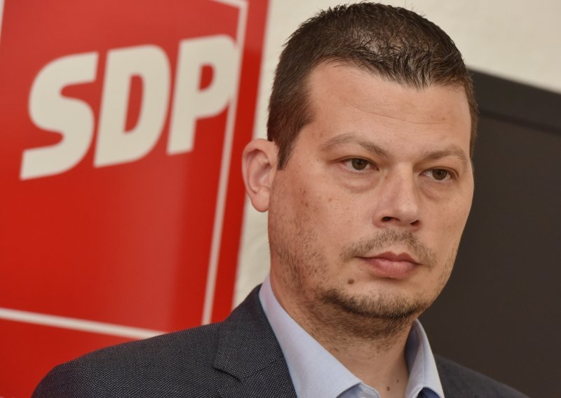Đujić (SDP) prozvao Vladu da je zakonom o tržištu plina prevarila Europsku komisiju
