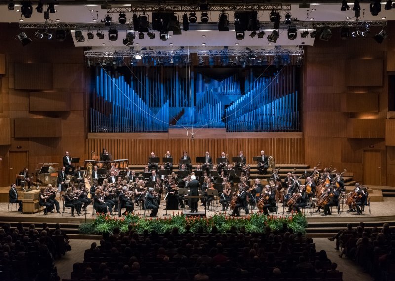 Koncert za život u sjećanje na Anu Rukavinu i maestra Vjekoslava Šuteja