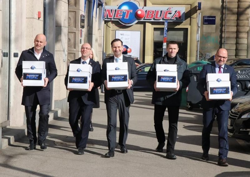 Kovač i ekipa predali potpise: Veselim se sučeljavanjima. Nije tu riječ o broju potpisa. Od masovnosti nema ništa