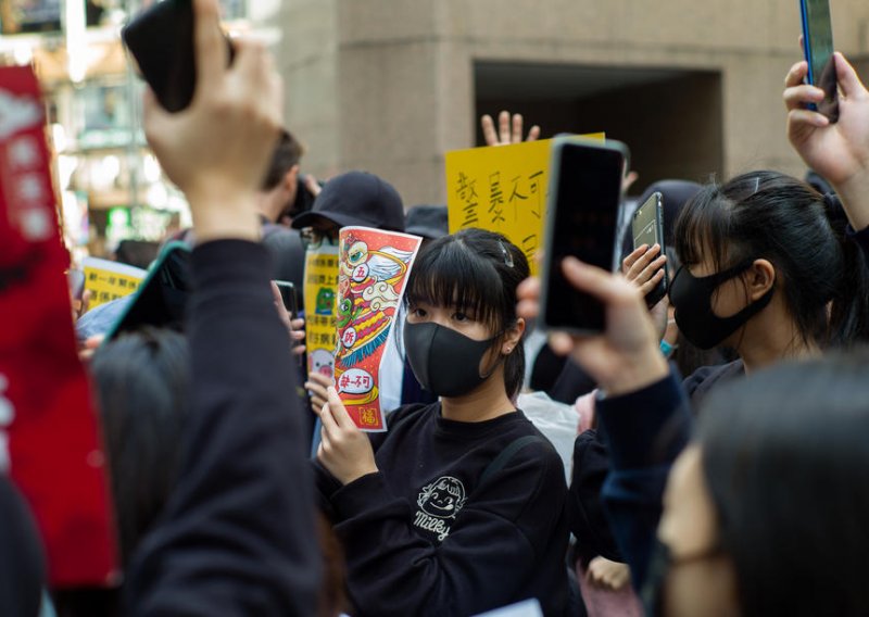 Ponovno prosvjedi u Hong Kongu, policija koristila suzavac