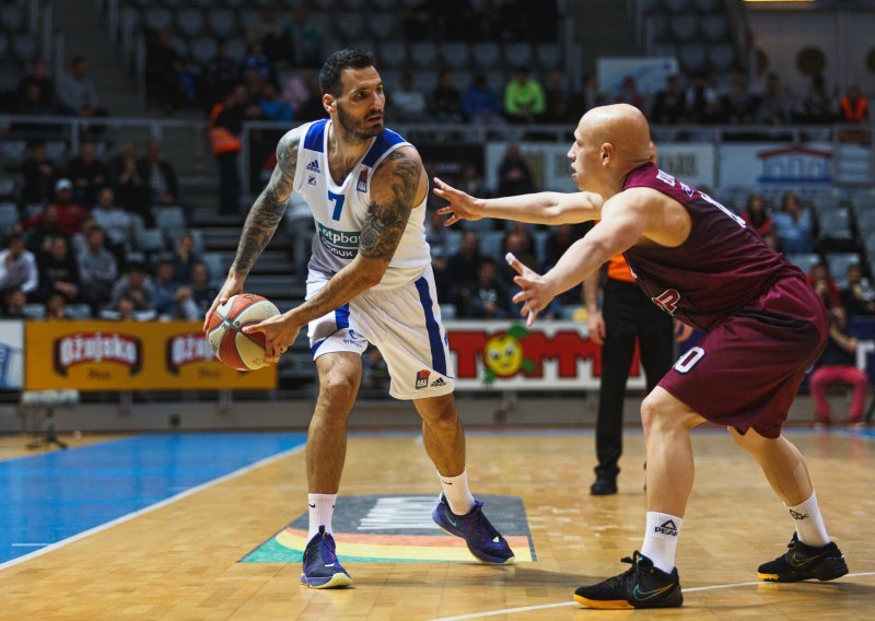 U dramatičnoj utakmici košarkaši Zadra stigli do važne pobjede protiv gostiju iz Beograda