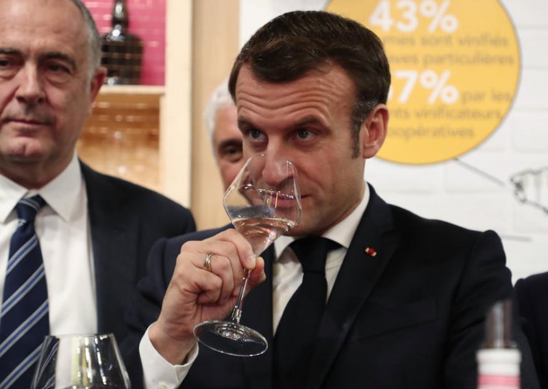 Macron preskače parlament, mirovinsku reformu provest će izvršnom uredbom