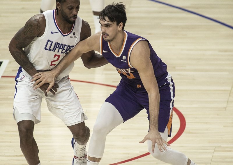 U hrvatskom okršaju u najjačoj košarkaškoj ligi svijeta Dragan Bender slavio protiv Darija Šarića; oba blizu double-double učinka