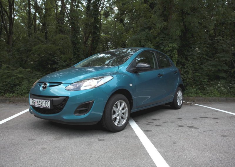 Mazda2 1.3i CE Pro - zvrk