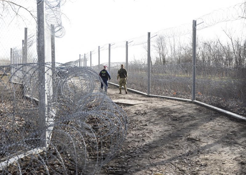Mađarska zbog koronavirusa zatvorila pristup tranzitnim centrima na južnoj granici