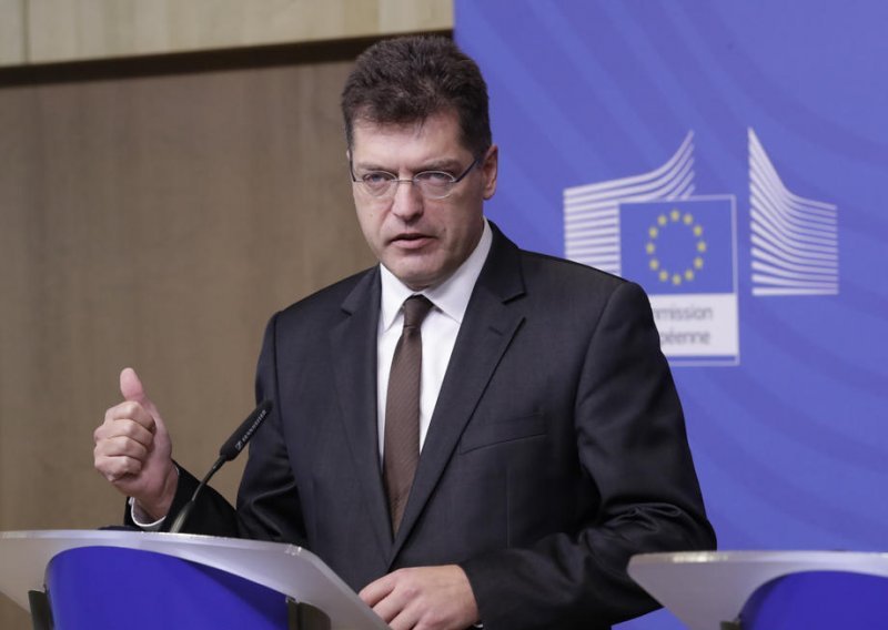 Europski povjerenik Lenarčič: Sve članice EU-a moraju poštivati ljudska prava migranata