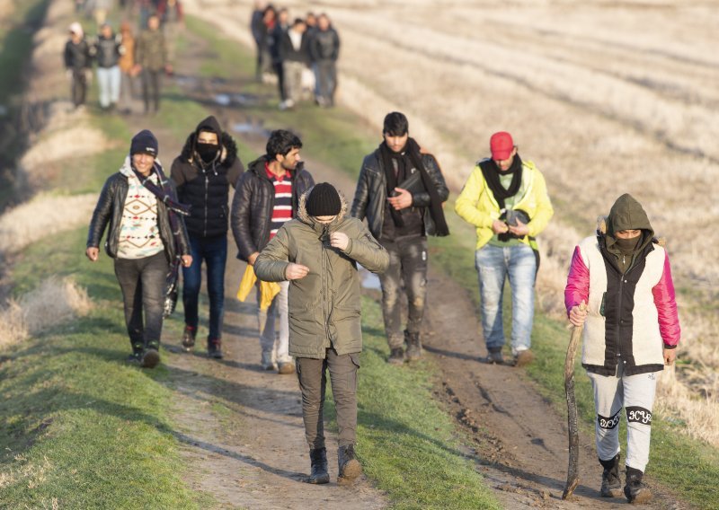 Većina Nijemaca odbacuje prihvaćanje maloljetnih izbjeglica s grčkih otoka