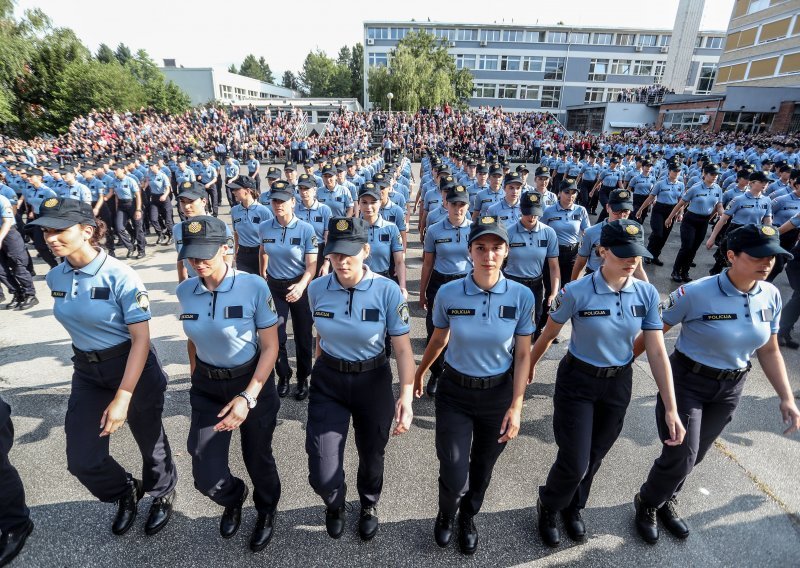 MUP upisuje 750 kandidata za buduće policajce i policajke