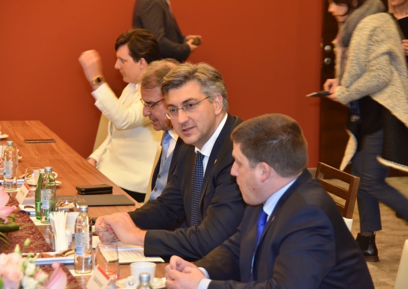 Plenković u Umagu: Bombardirani smo brojnim neistinama od političkih protivnika, ali i naših kolega