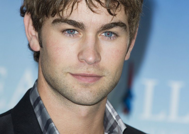 Neodoljivi Chase Crawford promovirao novi film