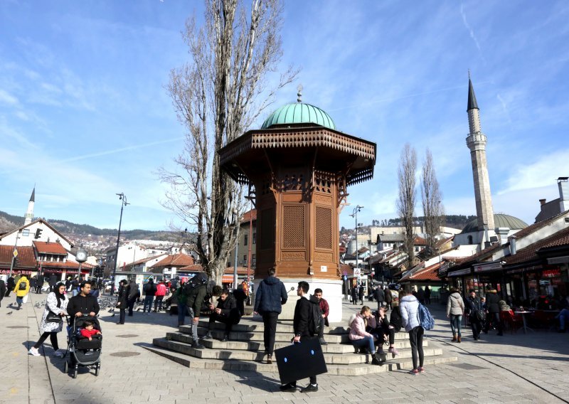 U Federaciji BiH prekida se nastava, otkazuju javne manifestacije