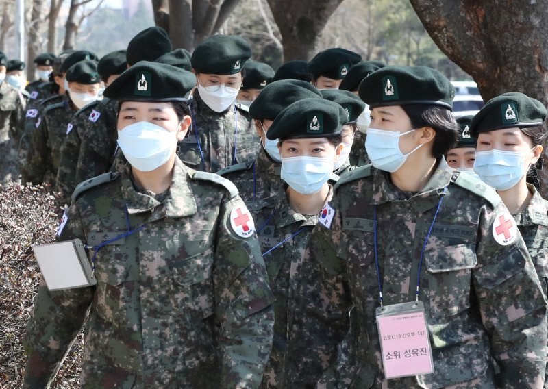 Po cijelom svijetu masovno se otkazuju događaji, Japanci stavili sve turiste iz Južne Koreje u karantenu