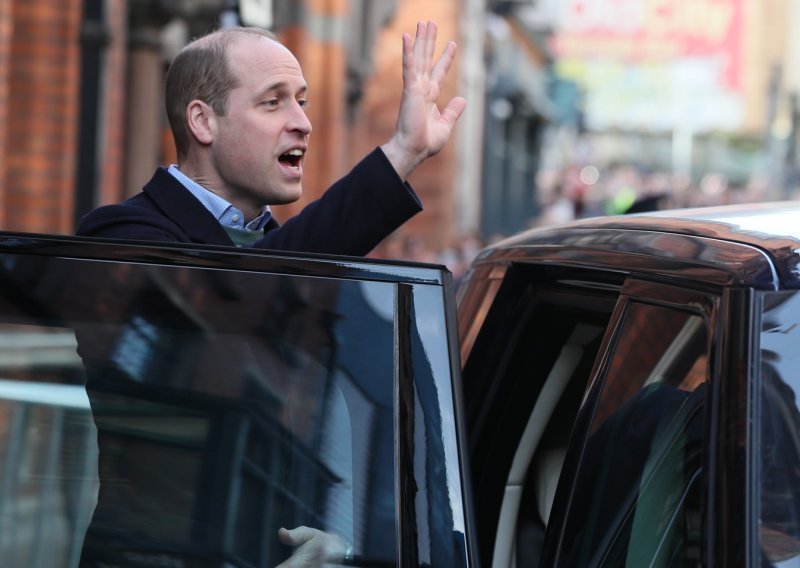 Ovo mu nije trebalo: Tijekom posjeta Irskoj princ William zbijao šale na račun koronavirusa