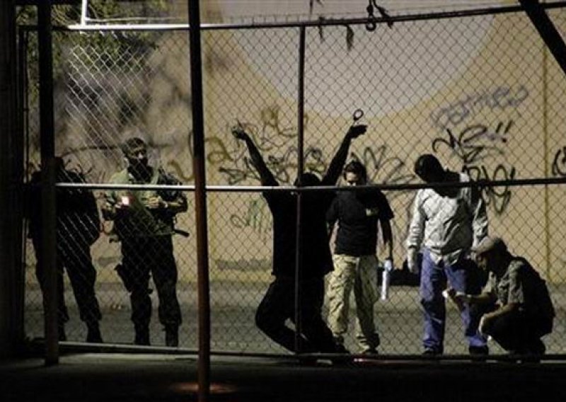U Meksiku 14 mrtvih u sukobu zatvorenika