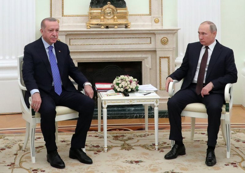 Putin Erdoganu izrazio sućut zbog smrti turskih vojnika u Siriji