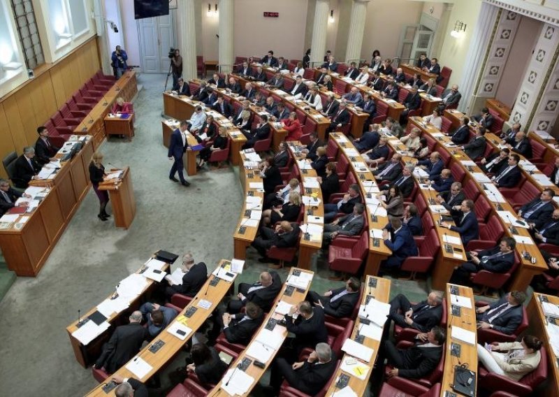 Evo što su neradnici u Saboru obećali, a nisu odradili u šest mjeseci