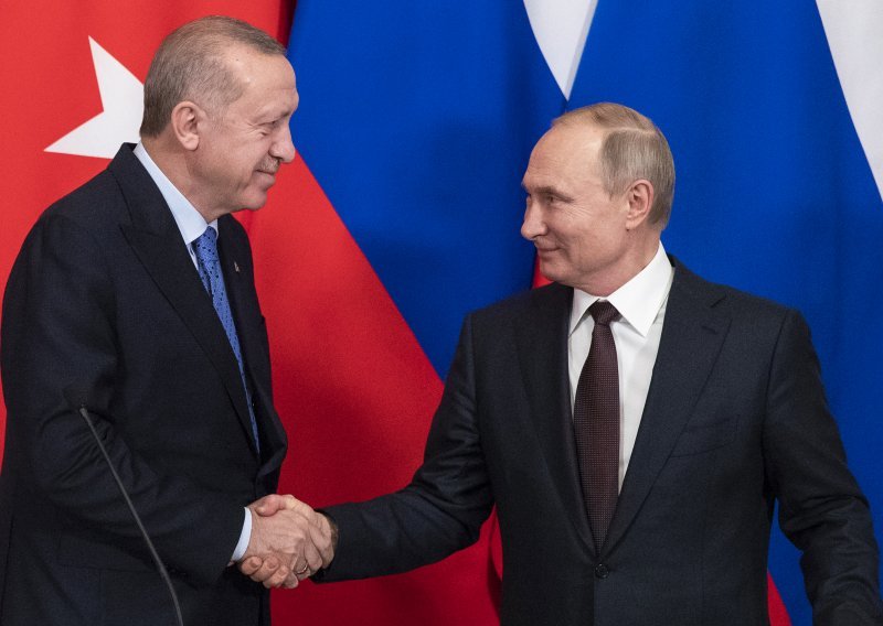 Nakon sastanka s Putinom, Erdogan u ponedjeljak u Bruxellesu. Je li dogovor između Europe i Turske mrtav?