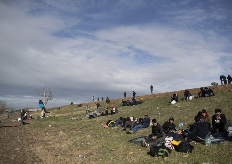 Četvoro optuženih zbog nasilja i pljačke ilegalnih migranata